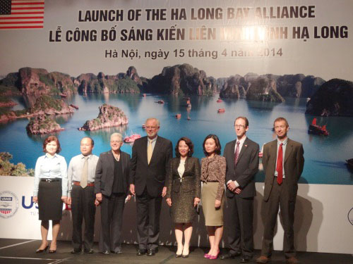 ประกาศความคิดริเริ่มสหพันธ์อ่าวฮาลอง